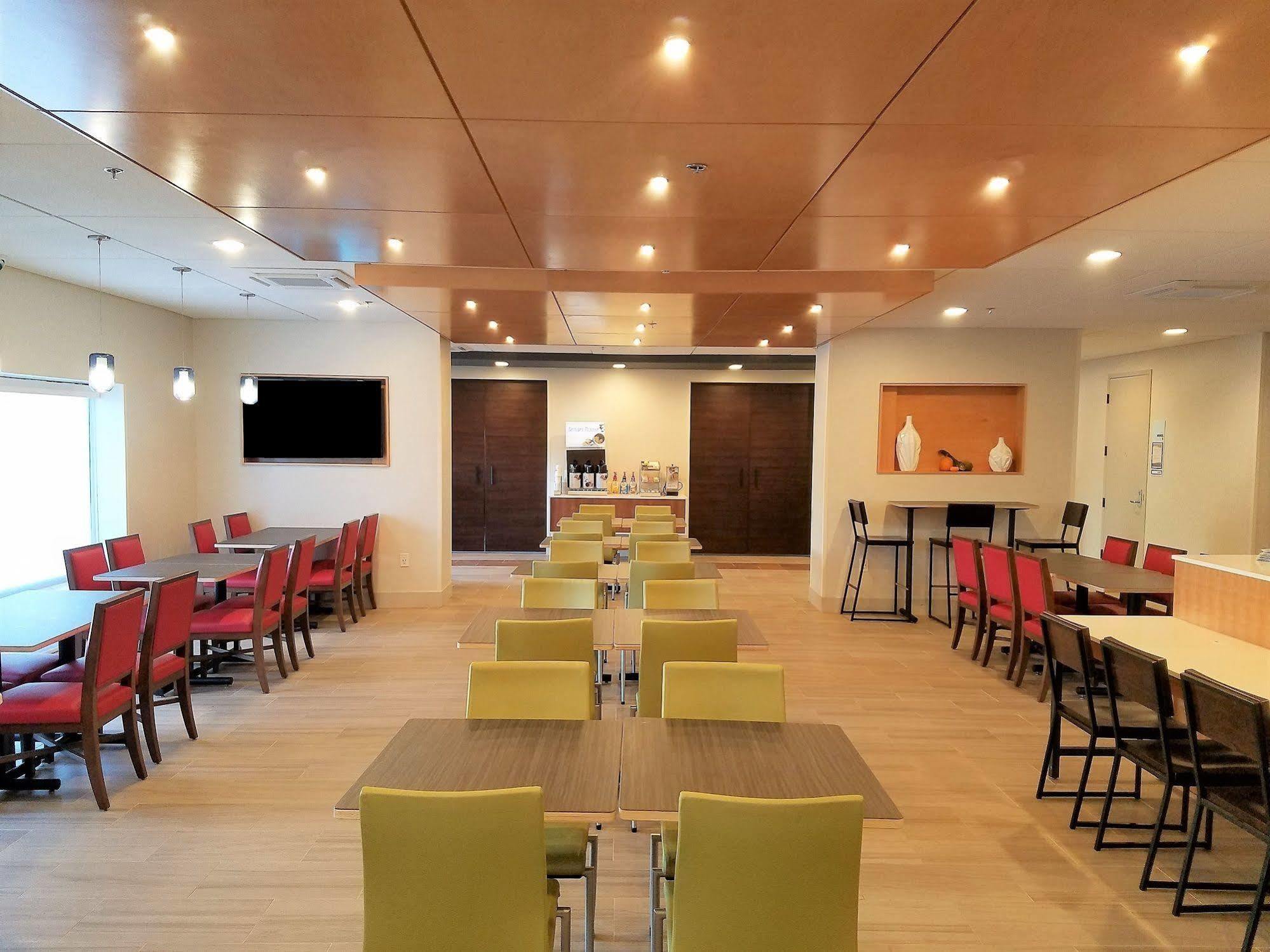 Holiday Inn Express Baltimore BWI Airport West By Ihg Гановер Экстерьер фото